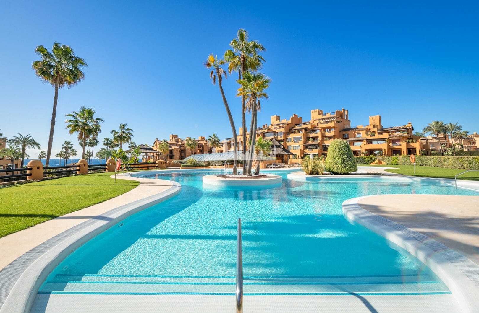 FRONT LINE BEACH Apartment - SEA VIEW - Los Granados del Mar - ESTEPONA
