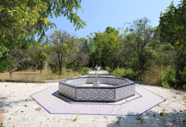 Grand plot on Marbella's Golden Mile set for renovation.