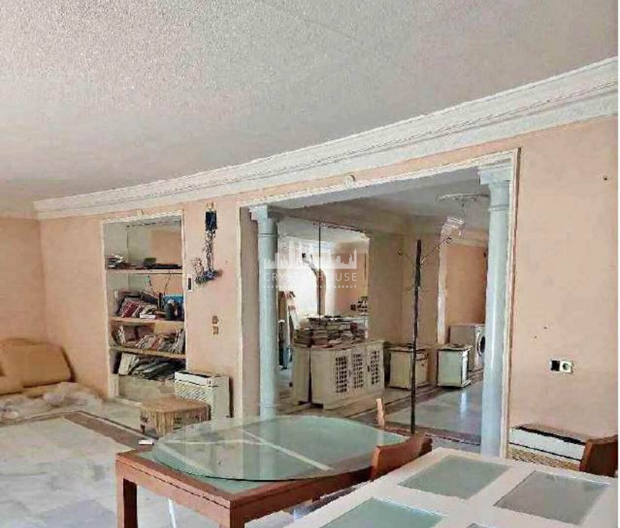 Grand plot on Marbella's Golden Mile set for renovation.
