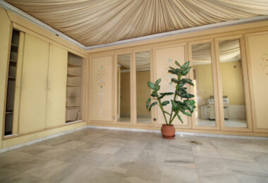 Grand plot on Marbella's Golden Mile set for renovation.