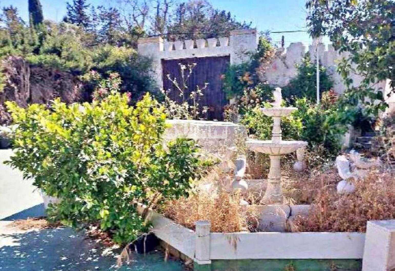 Grand plot on Marbella's Golden Mile set for renovation.