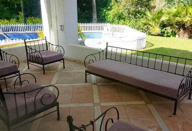 Spacious property for renovation in El Paraiso Medio , Estepona East