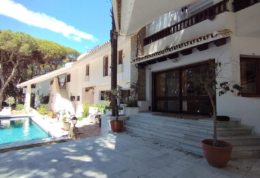 Grand Beachside Villa for renovation in Marbella East