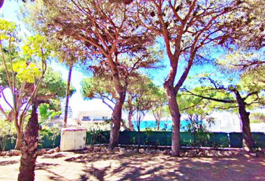 Grand Beachside Villa for renovation in Marbella East