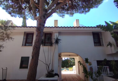 Grand Beachside Villa for renovation in Marbella East
