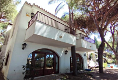 Grand Beachside Villa for renovation in Marbella East