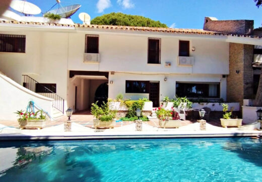 Grand Beachside Villa for renovation in Marbella East