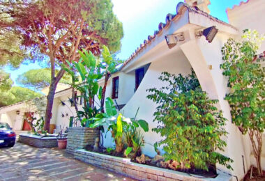 Grand Beachside Villa for renovation in Marbella East