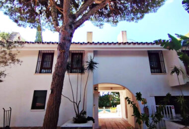 Grand Beachside Villa for renovation in Marbella East