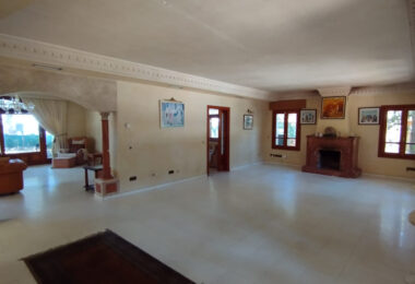 Grand Beachside Villa for renovation in Marbella East