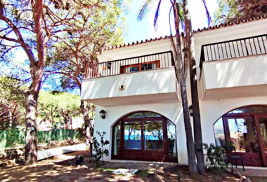 Grand Beachside Villa for renovation in Marbella East