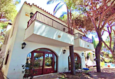 Grand Beachside Villa for renovation in Marbella East