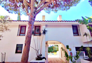 Grand Beachside Villa for renovation in Marbella East