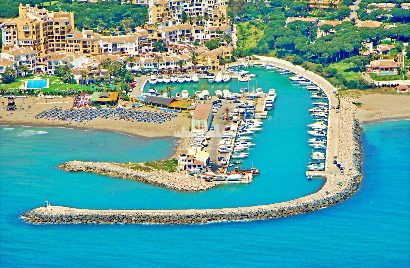 Grand Beachside Villa for renovation in Marbella East