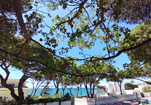 Grand Beachside Villa for renovation in Marbella East