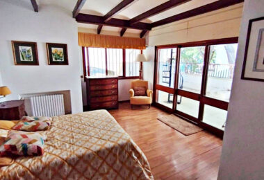 Grand Beachside Villa for renovation in Marbella East