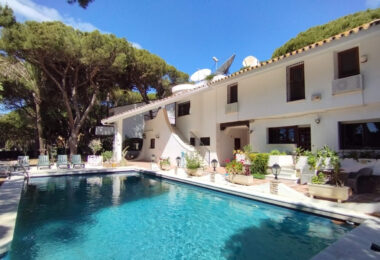 Grand Beachside Villa for renovation in Marbella East