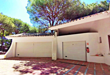 Grand Beachside Villa for renovation in Marbella East
