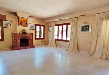 Grand Beachside Villa for renovation in Marbella East