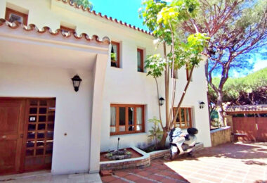 Grand Beachside Villa for renovation in Marbella East