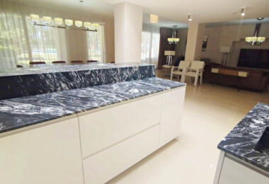 Premium Residence on the seafront in Puerto Banús. Marbella.
