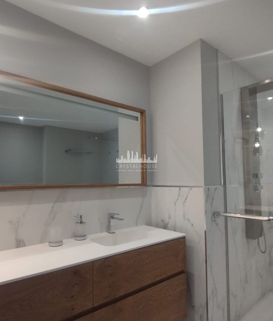 Premium Residence on the seafront in Puerto Banús. Marbella.