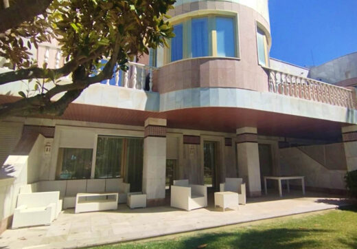 Premium Residence on the seafront in Puerto Banús. Marbella.