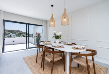 Fully refurbished spacious golf apartment with sea, golf and mountain views in La Quinta Golf, Benahavis