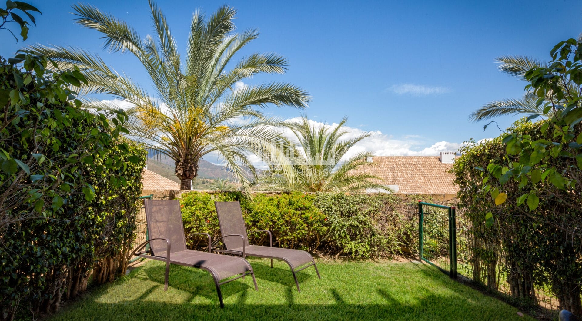 Elegant north east facing, three bedroom townhouse located in La Cala Golf, Mijas