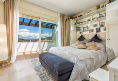 Elegant north east facing, three bedroom townhouse located in La Cala Golf, Mijas
