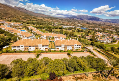 Elegant north east facing, three bedroom townhouse located in La Cala Golf, Mijas