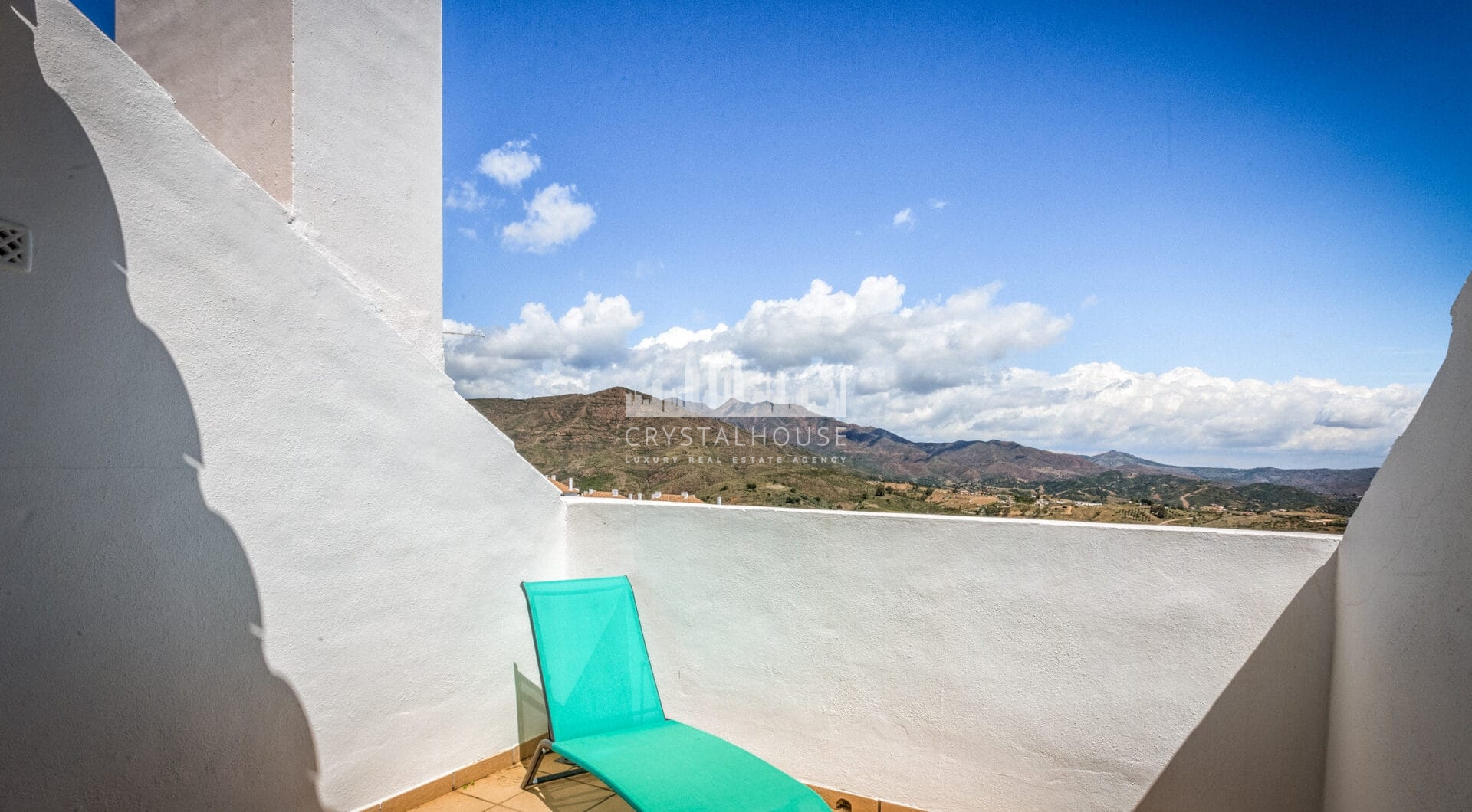 Elegant north east facing, three bedroom townhouse located in La Cala Golf, Mijas