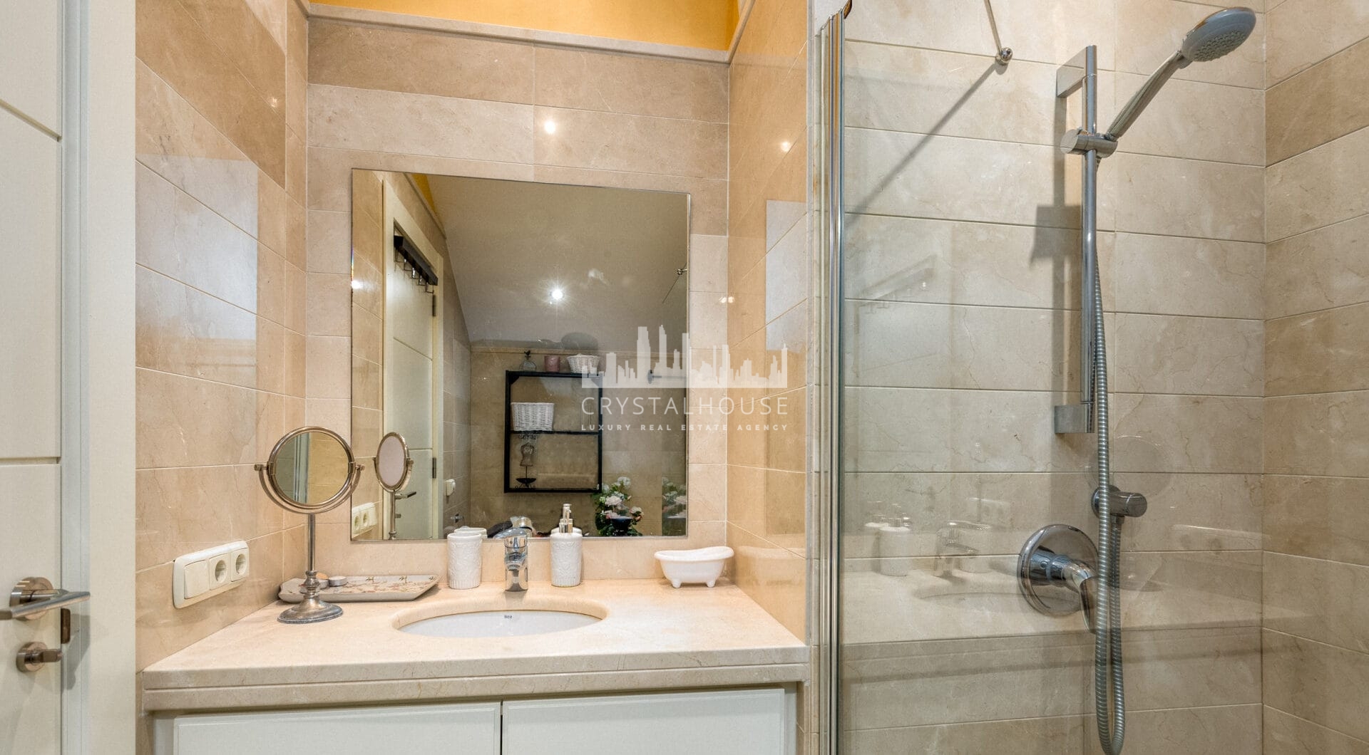 Elegant north east facing, three bedroom townhouse located in La Cala Golf, Mijas