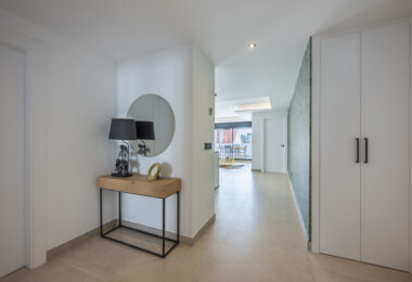 Beautifully renovated three-bedroom, east facing apartment, located in one of the most desirable complexes in Nueva Andalucia, La Maestranza.