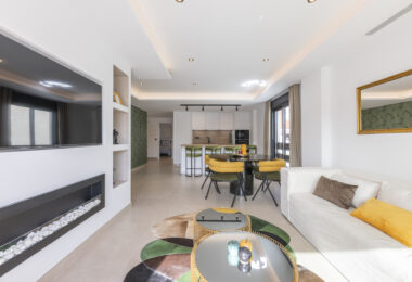 Beautifully renovated three-bedroom, east facing apartment, located in one of the most desirable complexes in Nueva Andalucia, La Maestranza.