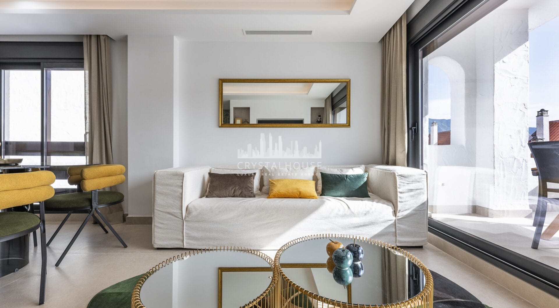 Beautifully renovated three-bedroom, east facing apartment, located in one of the most desirable complexes in Nueva Andalucia, La Maestranza.