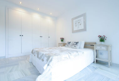 Spacious East-Facing Three-Bedroom Villa with Private Pool and Guest Apartment in Benahavís