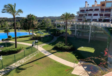 Spacious East-Facing Three-Bedroom Villa with Private Pool and Guest Apartment in Benahavís
