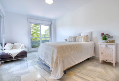 Spacious East-Facing Three-Bedroom Villa with Private Pool and Guest Apartment in Benahavís
