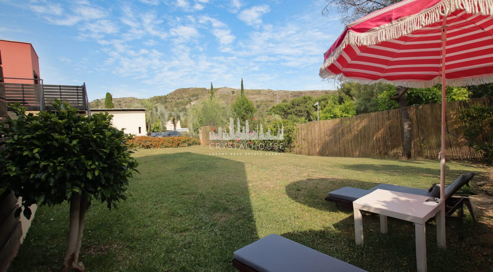 Spacious East-Facing Three-Bedroom Villa with Private Pool and Guest Apartment in Benahavís