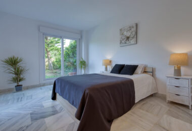 Spacious East-Facing Three-Bedroom Villa with Private Pool and Guest Apartment in Benahavís