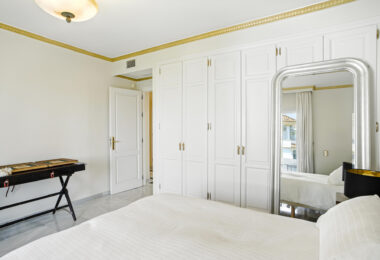 Wonderful three bedroom, south east facing duplex penthouse in the exclusive and gated community of Monte Paraiso on the Golden Mile