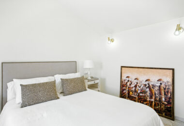 Beautiful, south facing three bedroom duplex penthouse, located in the gated community Costa Nagueles III