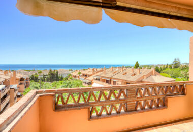 Beautiful, south facing three bedroom duplex penthouse, located in the gated community Costa Nagueles III