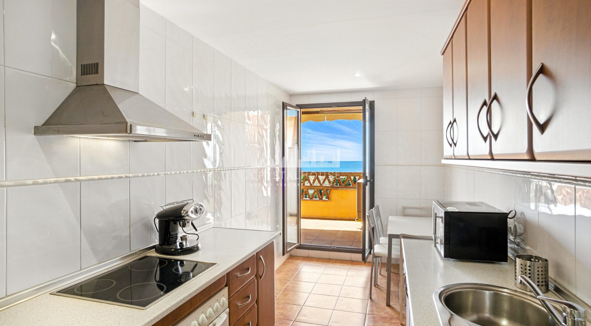 Beautiful, south facing three bedroom duplex penthouse, located in the gated community Costa Nagueles III