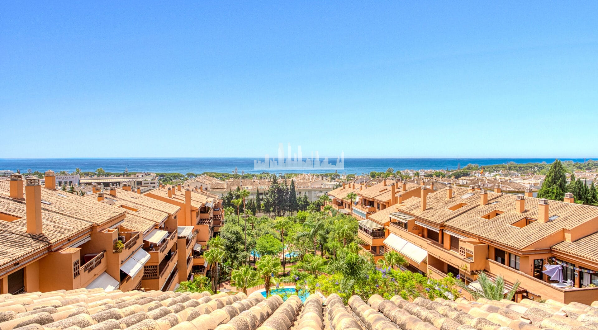 Beautiful, south facing three bedroom duplex penthouse, located in the gated community Costa Nagueles III