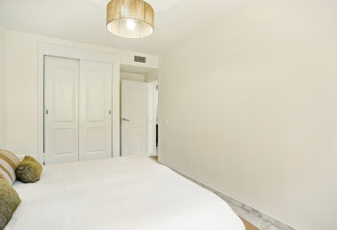 Beautiful, south facing three bedroom duplex penthouse, located in the gated community Costa Nagueles III