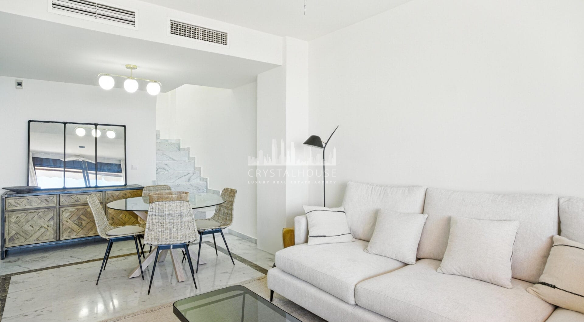 Beautiful, south facing three bedroom duplex penthouse, located in the gated community Costa Nagueles III
