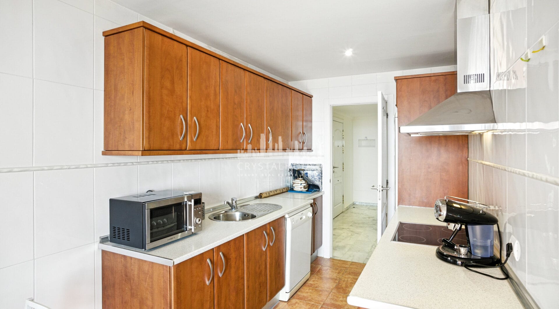 Beautiful, south facing three bedroom duplex penthouse, located in the gated community Costa Nagueles III