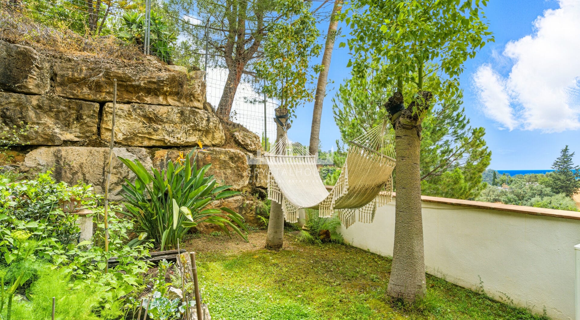 Beautiful, south west facing, two bedroom Villa located in the tranquil hills of the Sierra Blanca Country Club